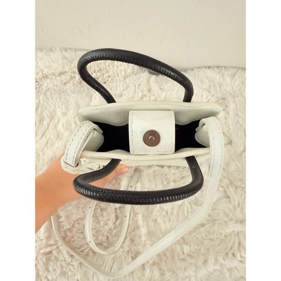 BALENCIAGA Shoulder Bag Phone Holder 593826 Crossbody Calfskin White Runway - Picture 9 of 11